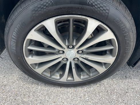 Used 2017 Buick LaCrosse Preferred FWD image 9