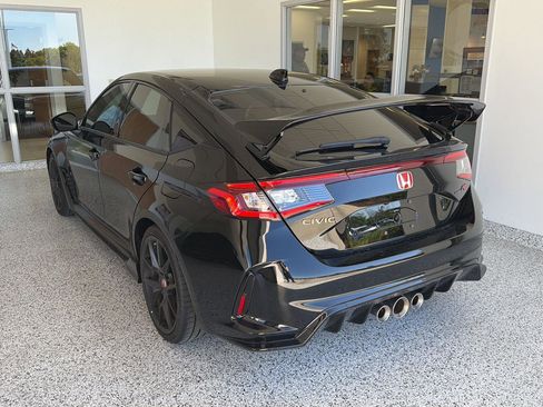 Used 2025 Honda Civic Type R image 14