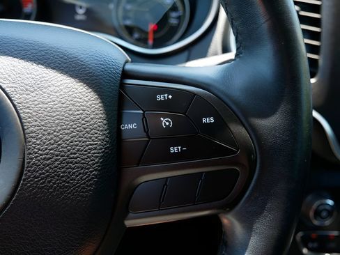 Used 2019 Jeep Cherokee Trailhawk w/ Cold Weather Group AWD/4WD image 19