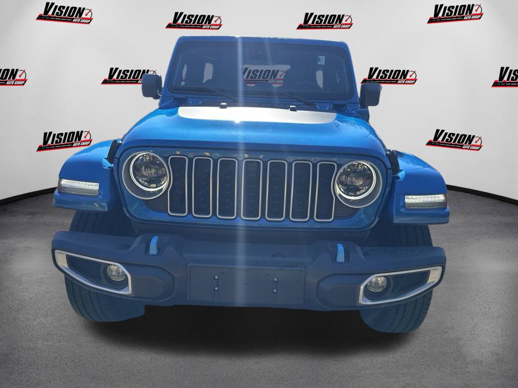 Used 2024 Jeep Wrangler Unlimited Sahara w/ Technology Group AWD/4WD image 2