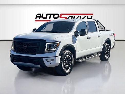 Used 2021 Nissan Titan PRO-4X w/ Pro-4x Convenience Package AWD/4WD image 3