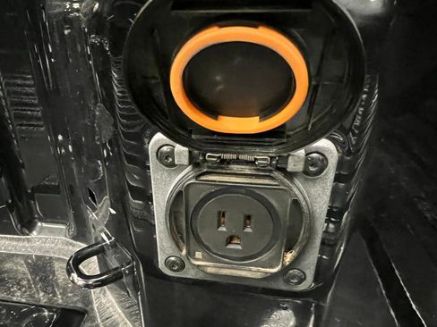 Used 2025 GMC Sierra 1500 SLT image 67