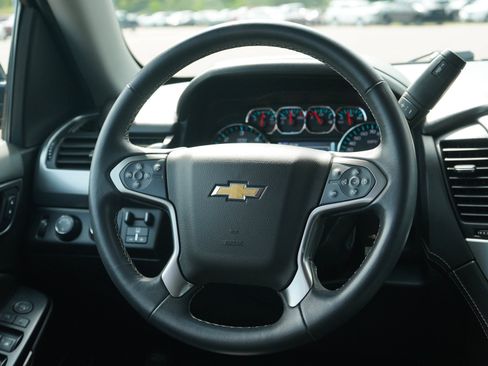 Used 2019 Chevrolet Tahoe LT w/ RST Edition AWD/4WD image 18