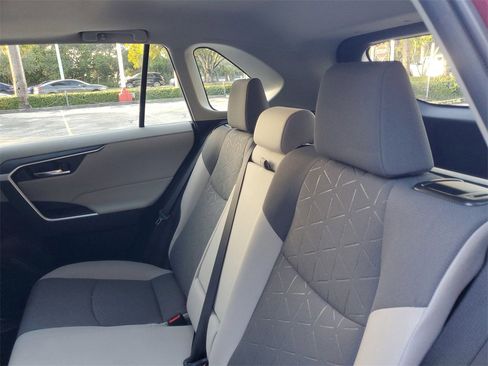 Used 2022 Toyota RAV4 XLE image 13