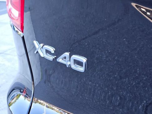 Used 2025 Volvo XC40 B5 Plus w/ Protection Package Premier AWD/4WD image 10