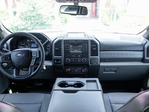 Used 2019 Ford F550 2WD Crew Cab Super Duty image 26
