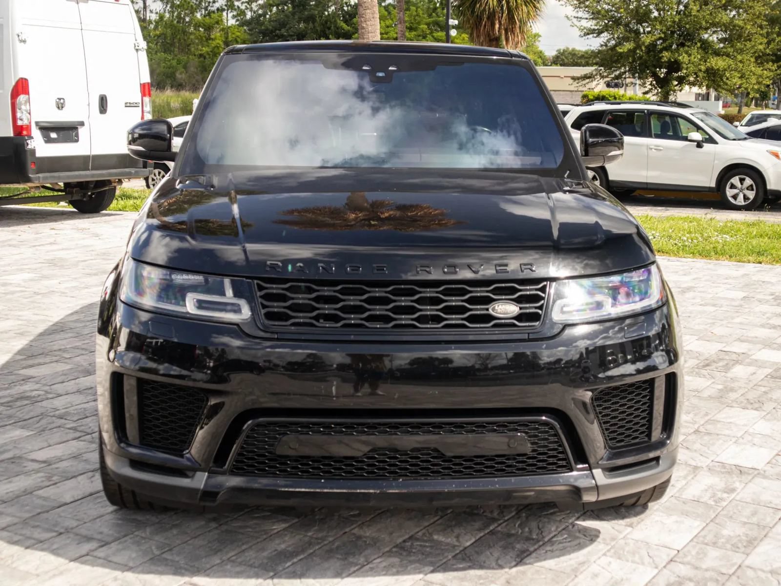 Used 2020 Land Rover Range Rover Sport SE AWD/4WD image 2