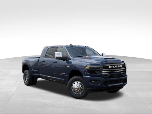 New 2026 RAM 3500 Laramie AWD/4WD image 5