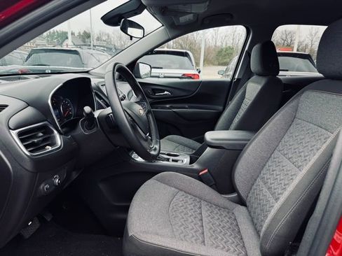 Used 2024 Chevrolet Equinox LT AWD/4WD image 17