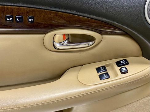 Used 2006 Lexus SC 430 Convertible RWD image 20
