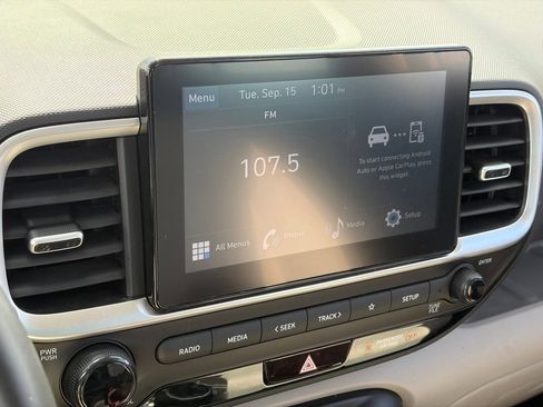 Used 2025 Hyundai Venue SEL FWD image 10