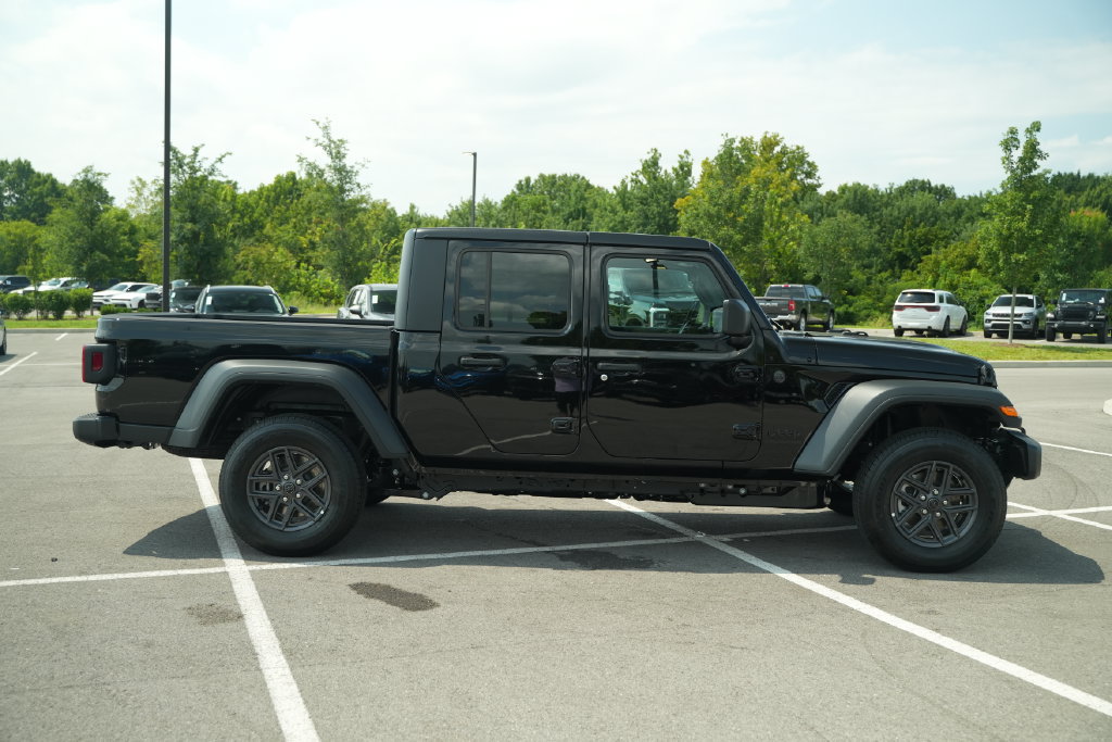 New 2026 Jeep Gladiator Sport AWD/4WD image 8