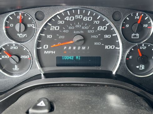Used 2024 GMC Savana 2500 w/ Driver Convenience Package RWD image 11