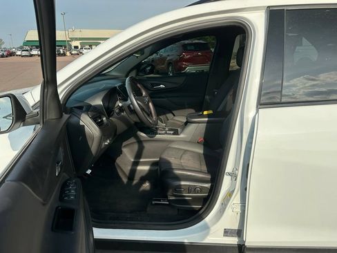Used 2022 Chevrolet Equinox RS w/ LPO, Floor Liner Package AWD/4WD image 10