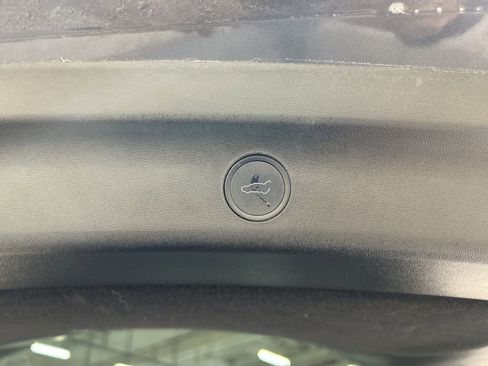 Used 2021 Tesla Model Y Long Range image 23