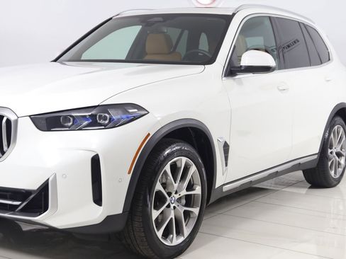 Used 2024 BMW X5 xDrive40i w/ Premium Package AWD/4WD image 60