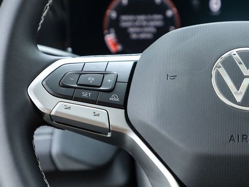 New 2026 Volkswagen Tiguan SE image 59