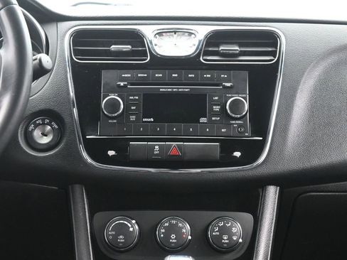 Used 2014 Chrysler 200 Touring image 26