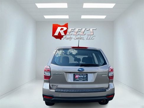 Used 2015 Subaru Forester 2.5i AWD/4WD image 9