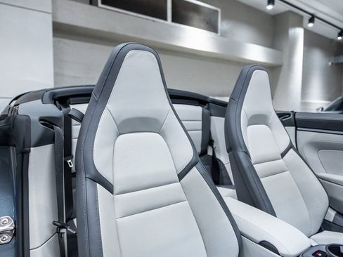 Certified 2025 Porsche 911 Carrera image 31