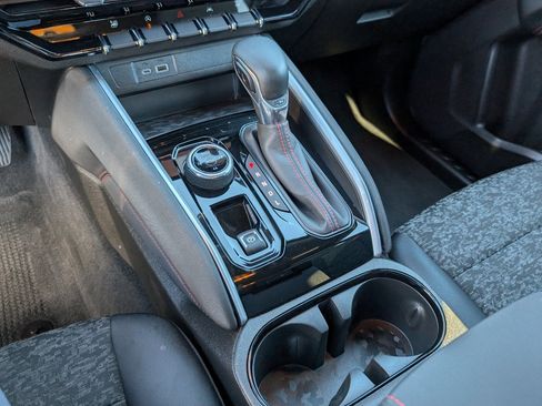 Used 2023 Chevrolet Colorado Z71 w/ Advanced Trailering Package image 16