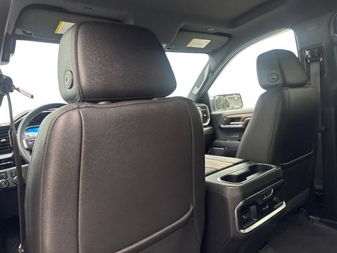 Used 2023 Chevrolet Silverado 1500 High Country w/ Technology Package AWD/4WD image 37