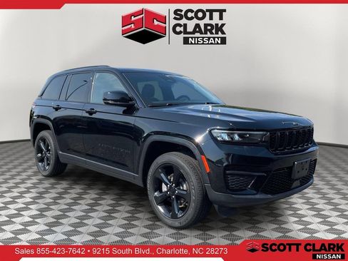 Used 2023 Jeep Grand Cherokee Altitude AWD/4WD image 1