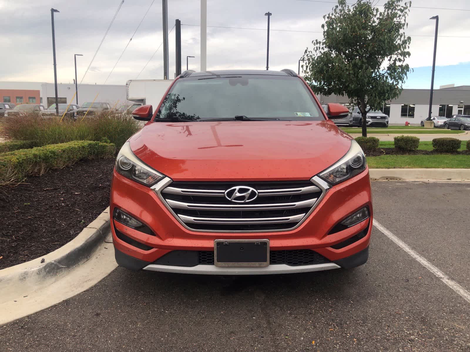 Used 2017 Hyundai Tucson Limited w/ Limited Ultimate Package 03 FWD image 2