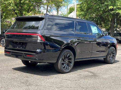 New 2025 Lincoln Navigator L Reserve w/ Jet Appearance Package image 4
