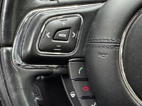 Used 2016 Jaguar XJ R-Sport image 28