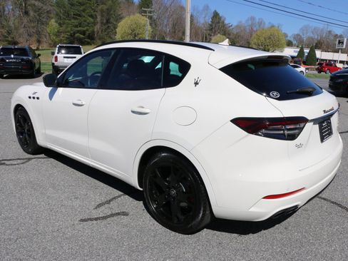 Used 2022 Maserati Levante GT image 3