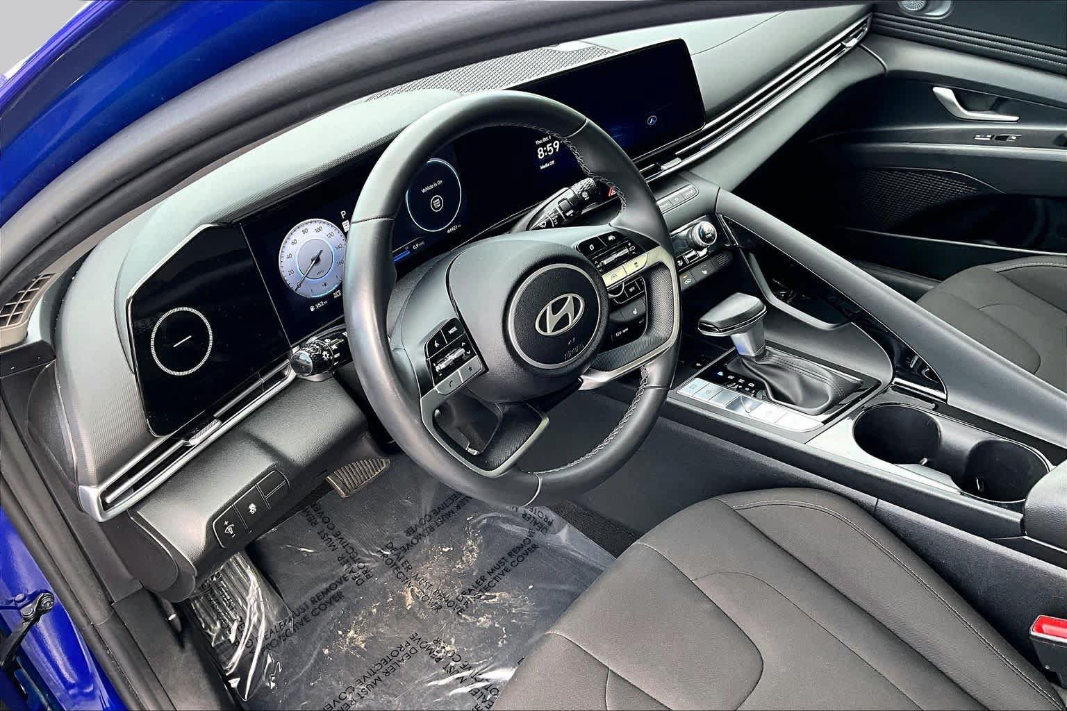 Used 2025 Hyundai Elantra SEL FWD image 18