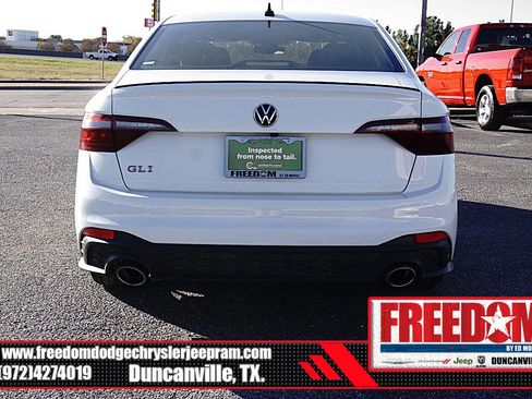 Used 2024 Volkswagen Jetta GLI 40th Anniversary Edition image 4