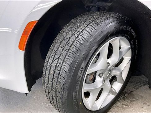 Used 2020 Chrysler Pacifica Limited image 34