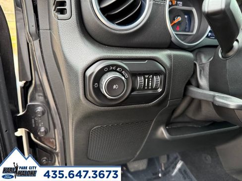 Used 2020 Jeep Wrangler Unlimited Sahara AWD/4WD image 16