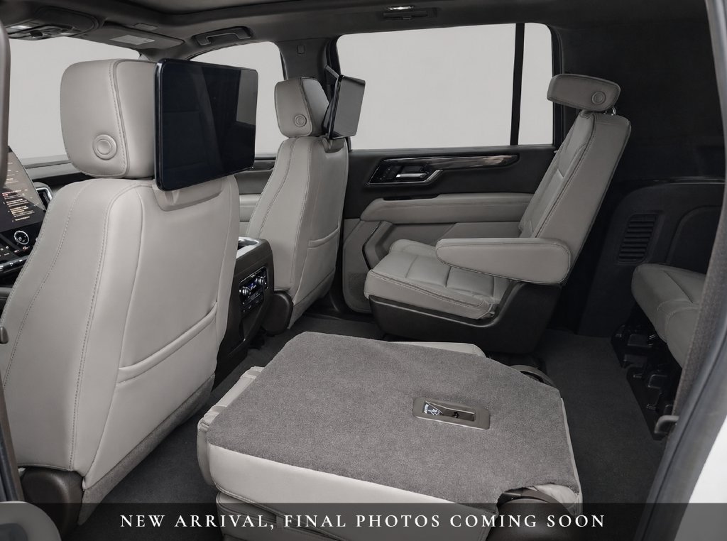 Used 2026 GMC Yukon XL Elevation w/ Elevation Premium Package AWD/4WD image 3