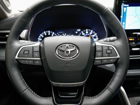 Used 2022 Toyota Highlander Platinum image 24