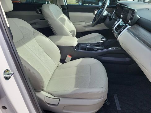 Used 2022 Kia Sorento S w/ Panoramic Sunroof Package image 10