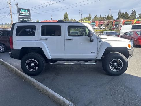 Used 2008 HUMMER H3 image 8