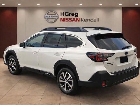 Used 2023 Subaru Outback Premium w/ Popular Package #1 AWD/4WD image 2