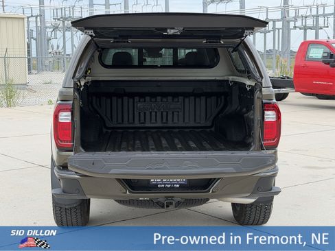 Used 2025 GMC Canyon Denali AWD/4WD image 5