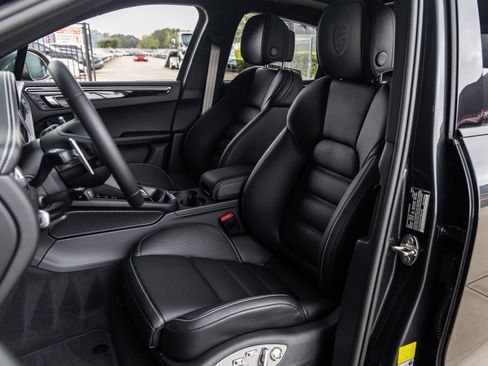 New 2026 Porsche Macan Turbo image 5