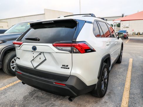 Certified 2024 Toyota RAV4 XLE Premium AWD/4WD image 9