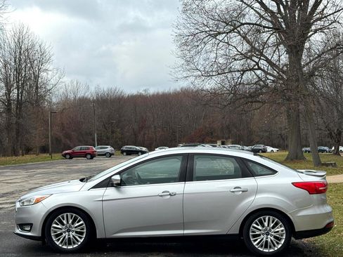 Used 2016 Ford Focus Titanium w/ Titanium Technology Package image 14