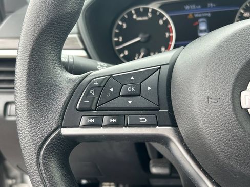 Used 2024 Nissan Altima 2.5 SV FWD image 18