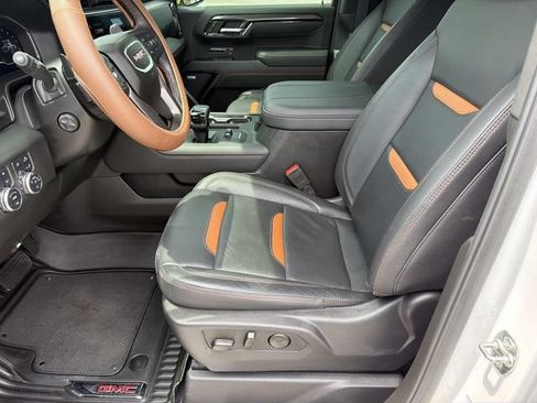 Used 2025 GMC Sierra 1500 AT4 w/ AT4 Premium Package AWD/4WD image 17