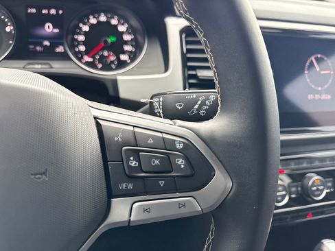 Used 2021 Volkswagen Atlas Cross Sport SEL image 28