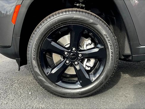 New 2025 Jeep Grand Cherokee L Limited w/ Black Appearance Package AWD/4WD image 13