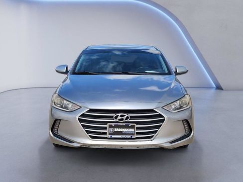 Used 2017 Hyundai Elantra SE w/ SE A/T Tech Package 03 FWD image 2