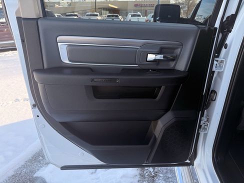 Used 2021 RAM 1500 Classic SLT image 16